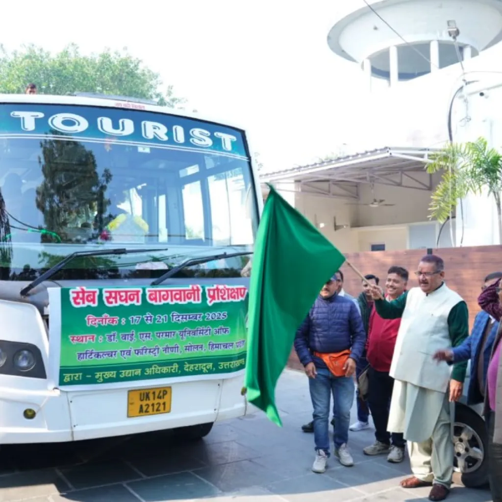 सेब–कीवी उत्पादन प्रशिक्षण के लिए 28 किसान हिमाचल रवाना, कृषि मंत्री ने दिखाई हरी झंडी