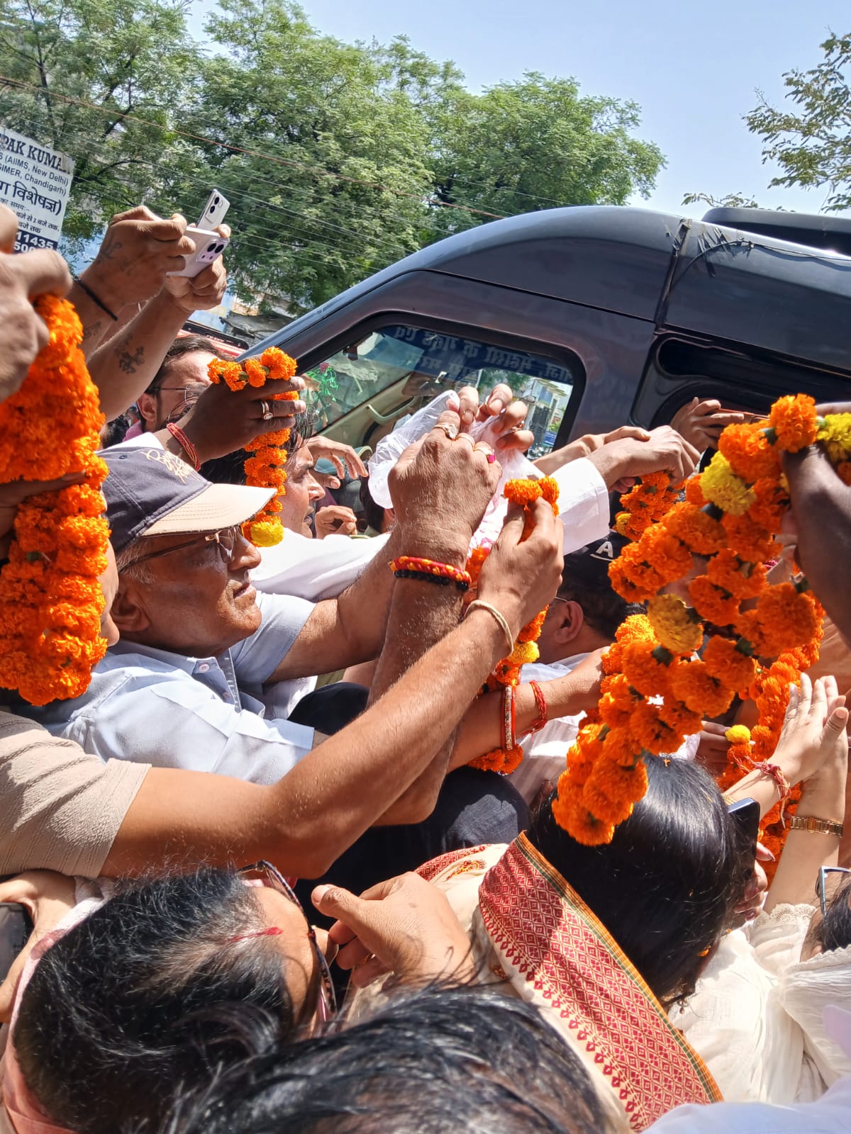 सर्वजन सनातन पार्टी द्वारा स्वामी मुक्तेश्वरानंद महाराज का बिजनौर में भव्य स्वागत