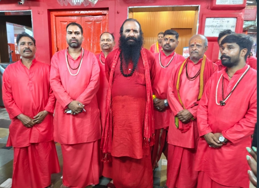 मां मंसा देवी पुजारियों को दिए गए बिना जेब वाले वस्त्र, दान-चढ़ावे में पारदर्शिता पर जोर